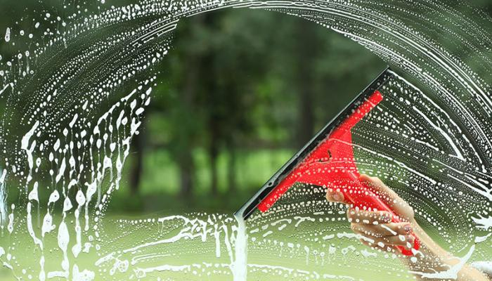 U zoekt een Glazenwasbedrijf/Glazenwassers in de regio Hilversum? Al meer dan 25 jaar ervaring met scherpe prijzen en kwaliteit!